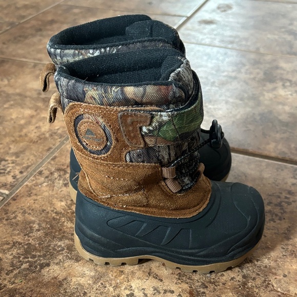 3M Thinsulate Kids Camo and Black Rain & Snow Boots - Picture 2 of 4